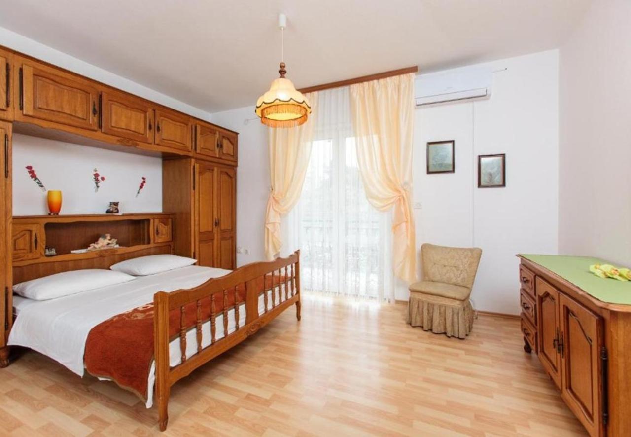 Apartment Knez 1 - 50 M From Beach Podstrana Exteriér fotografie
