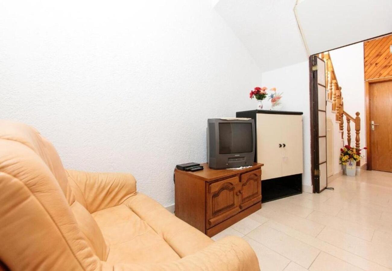 Apartment Knez 1 - 50 M From Beach Podstrana Exteriér fotografie
