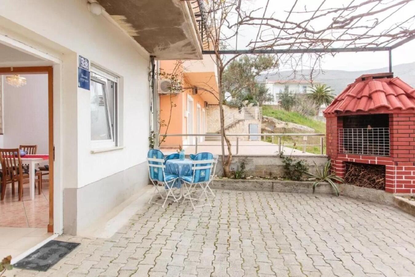 Apartment Knez 1 - 50 M From Beach Podstrana Exteriér fotografie